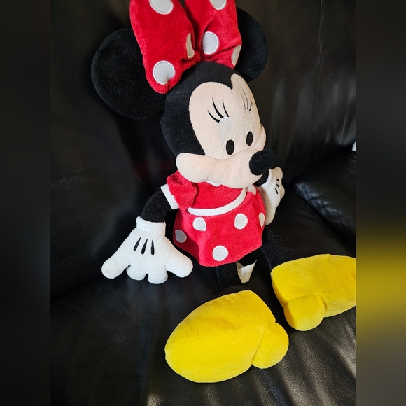 Minnie Mouse Plush 18 inch - Picture 5 of 7